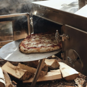 Winnerwell pizza oven in action